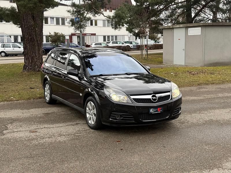 Gebraucht Opel Vectra Essentia 155 PS (114 kW) 2009