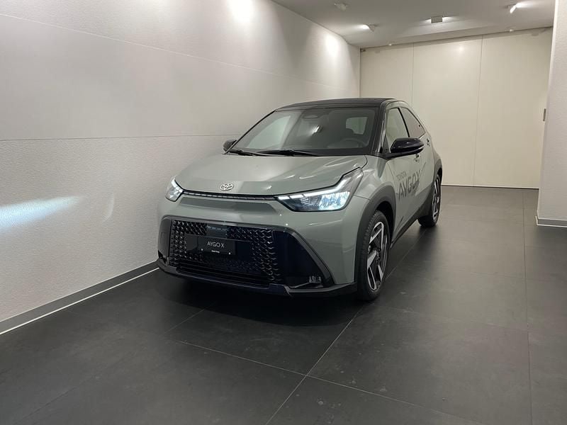 Neu Toyota Aygo X Style 116 PS (85 kW) 2025 Grün SUV