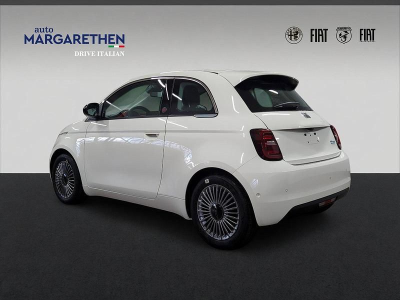 Neu Fiat 500e Red 87 kW (119 PS) 2025