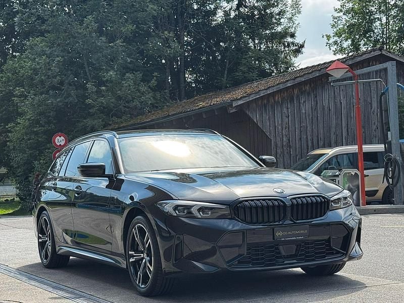 Gebraucht BMW 330 Shadowline 245 PS (180 kW) 2024 Kombi