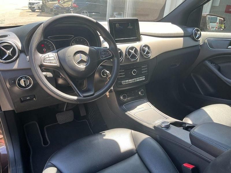 Gebraucht Mercedes B180 Style 122 PS (89 kW) 2015 Van / Kleinbus