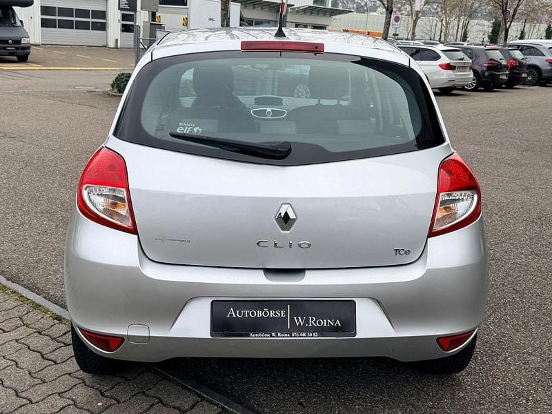 Gebraucht Renault Clio II 103 PS (75 kW) 2011 Kleinwagen