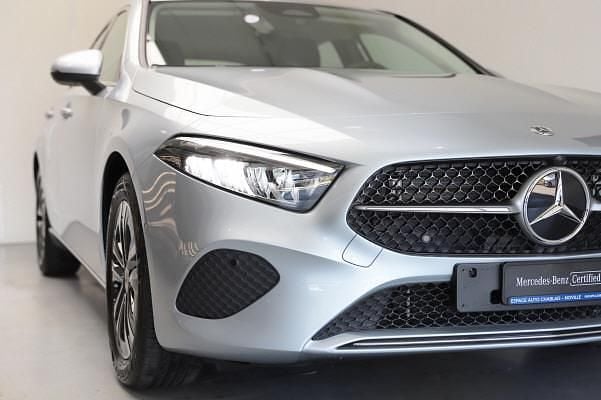 Gebraucht Mercedes A180 136 PS (100 kW) 2024 Grau Limousine