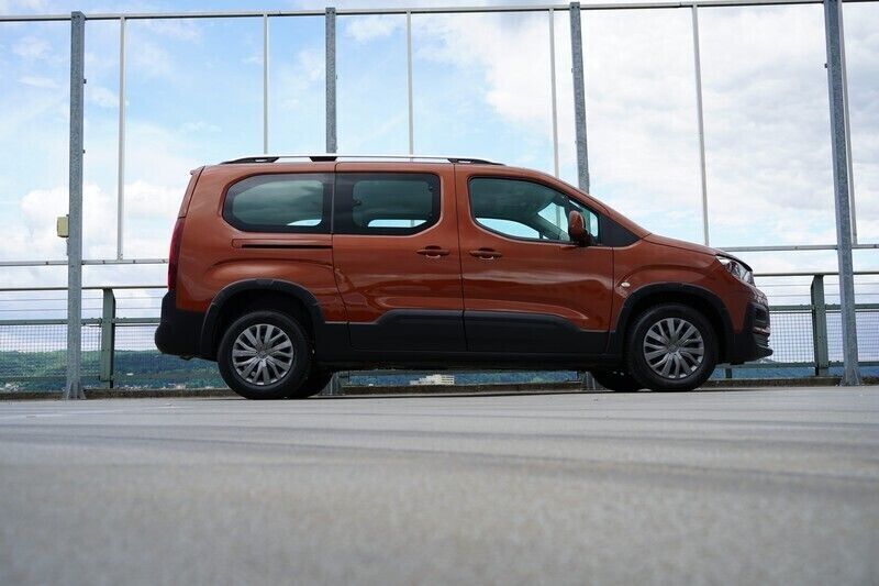 Gebraucht 2021 Peugeot Rifter Allure Van / Kleinbus | CHF 24’999 (Teuer) - Bild 1/4