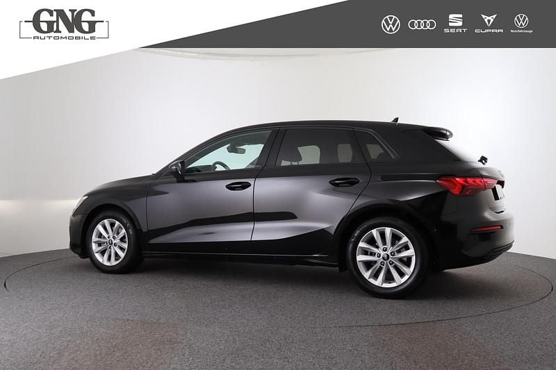 Gebraucht Audi A3 Ambiente 150 PS (110 kW) 2023 Schwarz Limousine