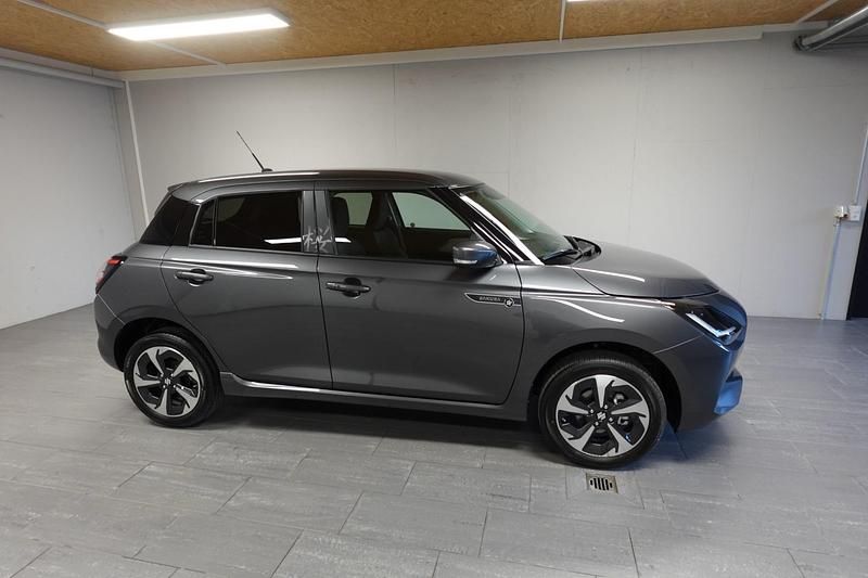 Neu Suzuki Swift 82 PS (60 kW) 2025 Anthrazit Limousine