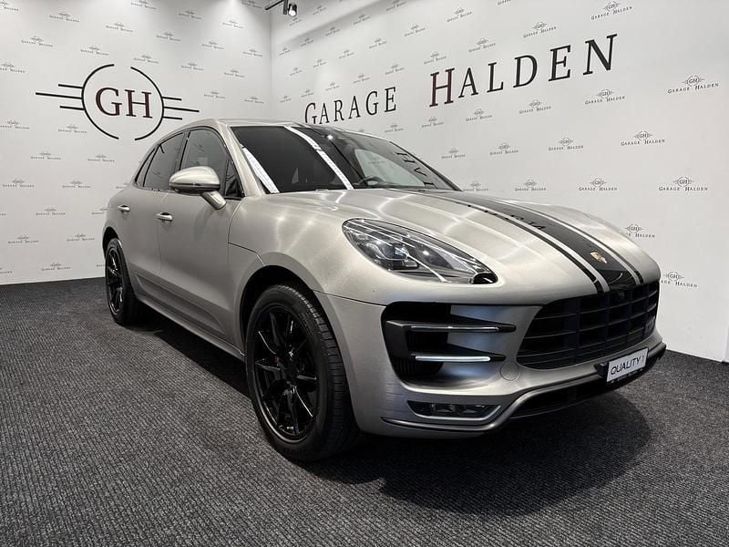 Grau Gebraucht 2016 Porsche Macan Turbo SUV | CHF 33’900 (Superpreis) - Bild 1/4