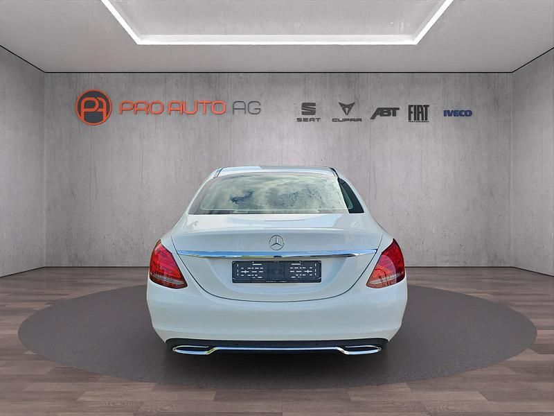 Gebraucht Mercedes C250 Avantgarde 204 PS (150 kW) 2017 Weiss Limousine
