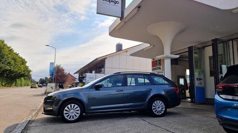 Gebraucht Skoda Octavia Ambition 150 PS (110 kW) 2017 Grau Kombi