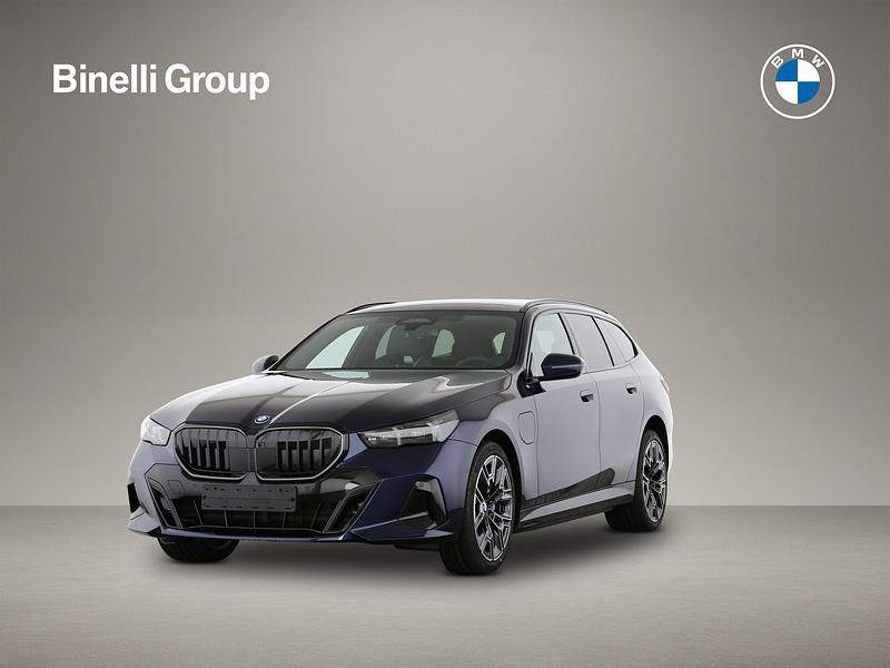 Neu BMW 550e Comfort Edition 489 PS (359 kW) 2025 Blau Kombi