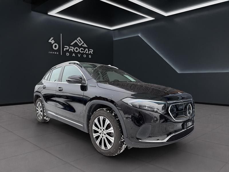 Gebraucht Mercedes EQA300 Progressive 167 kW (228 PS) 2021 Schwarz SUV