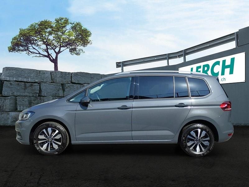 Gebraucht VW Touran Comfortline 150 PS (110 kW) 2024 Grau Van / Kleinbus