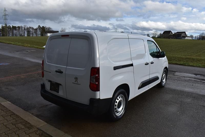 Neu Peugeot Partner 136 PS (100 kW) 2025 Weiss Van / Kleinbus