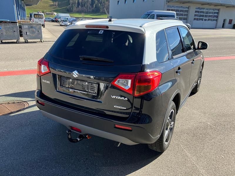 Gebraucht Suzuki Vitara 120 PS (88 kW) 2016 SUV