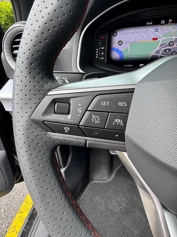 Neu Seat Arona FR 150 PS (110 kW) 2025 SUV