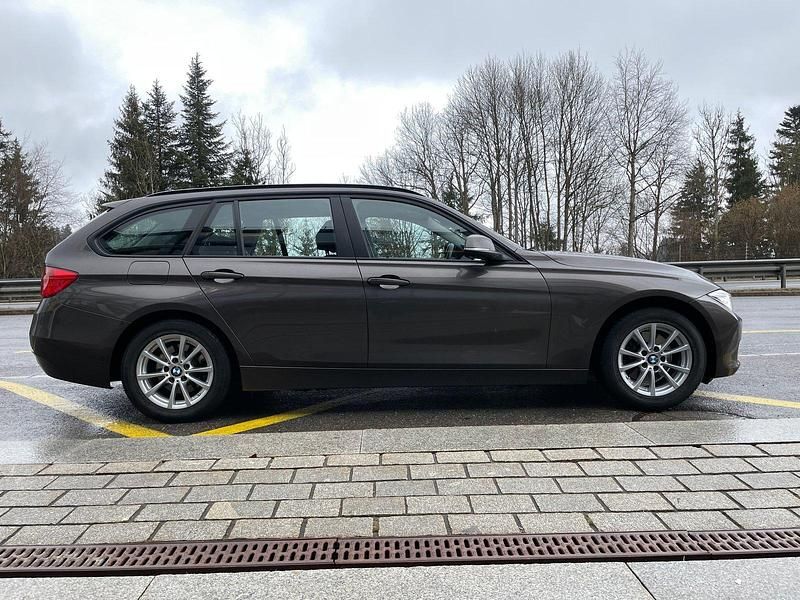 Gebraucht BMW 320 184 PS (135 kW) 2012 Kombi