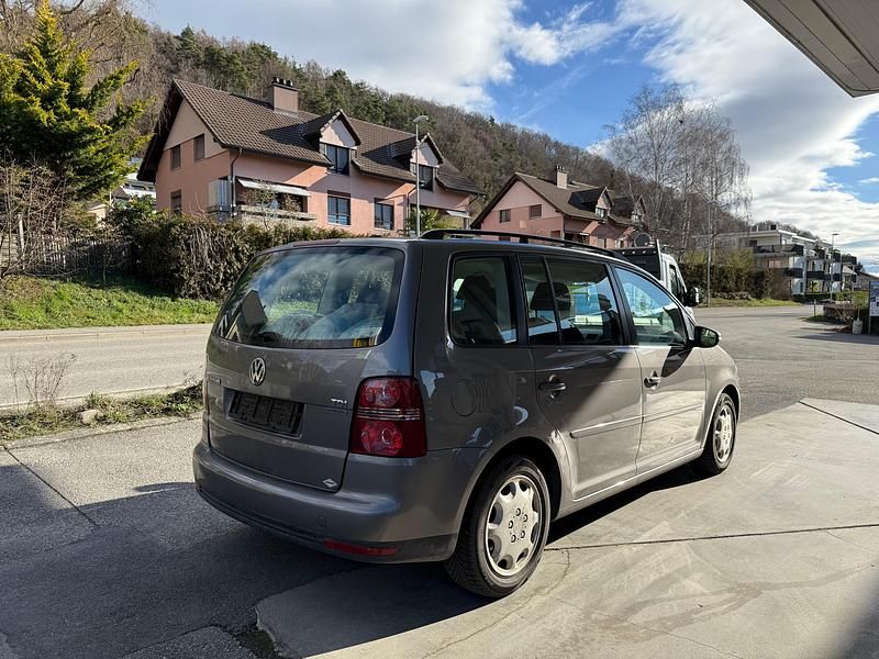 Gebraucht VW Touran Highline 105 PS (77 kW) 2010 Van / Kleinbus