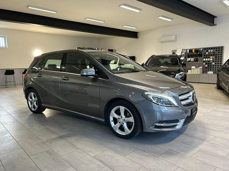 Gebraucht Mercedes B200 156 PS (114 kW) 2013 Van / Kleinbus