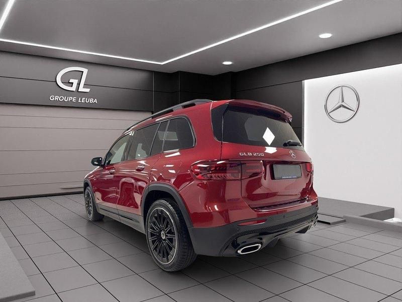 Neu Mercedes GLB250 224 PS (164 kW) 2025 Rot SUV