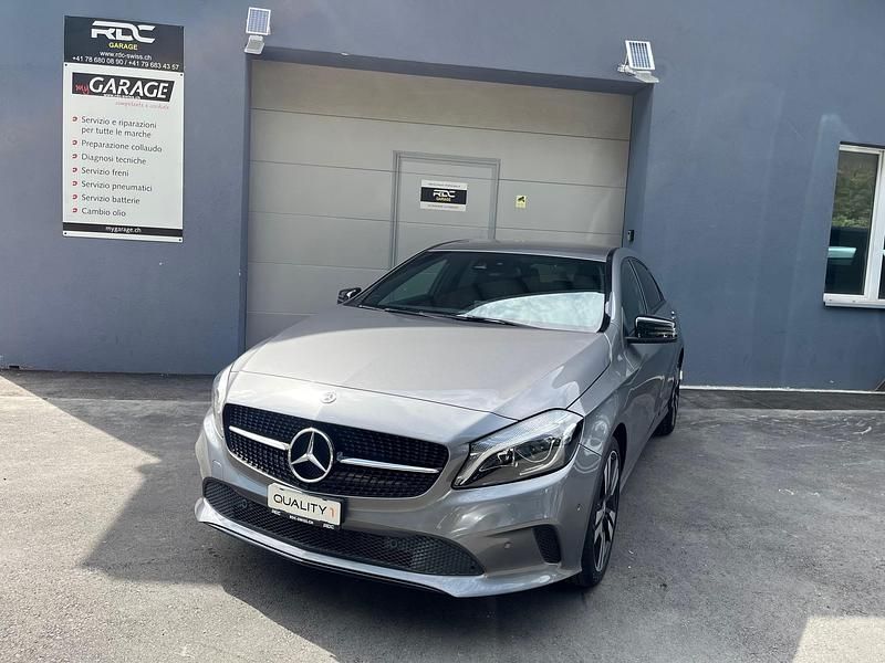 Gebraucht Mercedes A180 AMG line 122 PS (89 kW) 2017