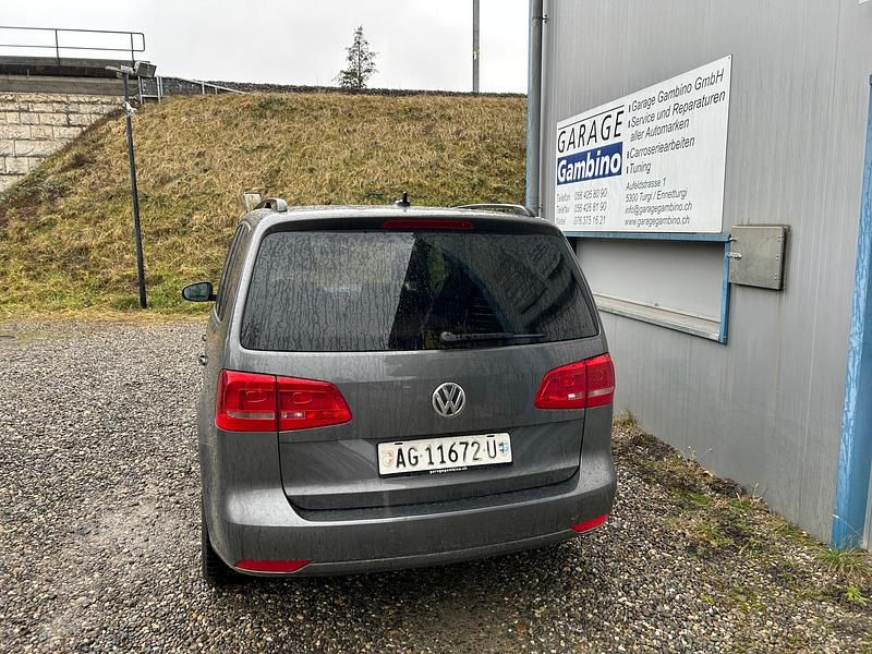 Gebraucht VW Touran Comfortline 105 PS (77 kW) 2011 Van / Kleinbus