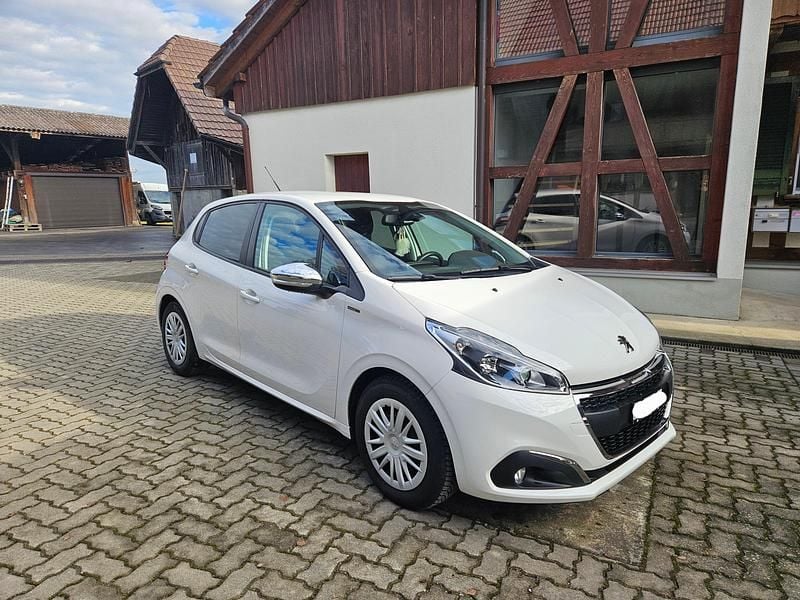 Gebraucht 2019 Peugeot 208 Signature Sky Kleinwagen | CHF 6’490 (Guter Preis) - Bild 1/4
