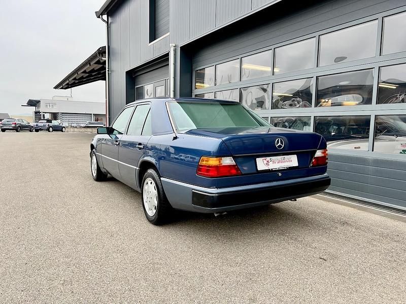 Gebraucht Mercedes E260 160 PS (117 kW) 1990 Limousine