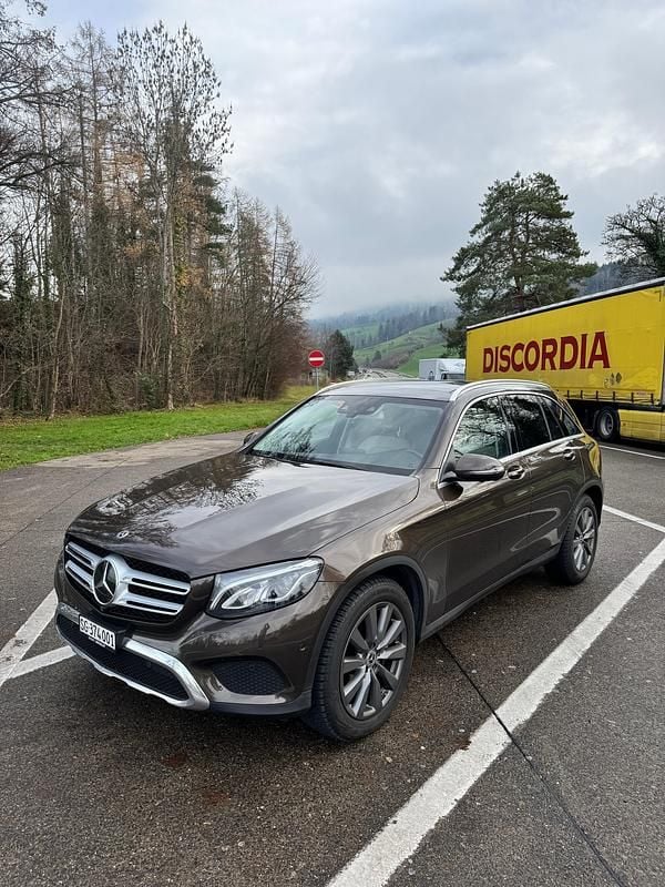 Gebraucht 2018 Mercedes GLC250 | CHF 29’800 (Teuer) - Bild 1/4