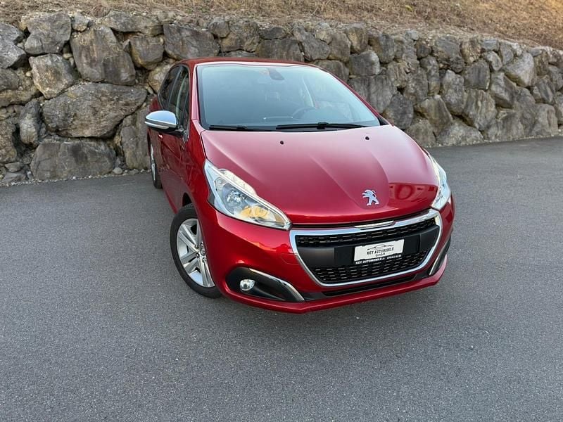 Gebraucht Peugeot 208 Signature Sky 82 PS (60 kW) 2019 Kleinwagen