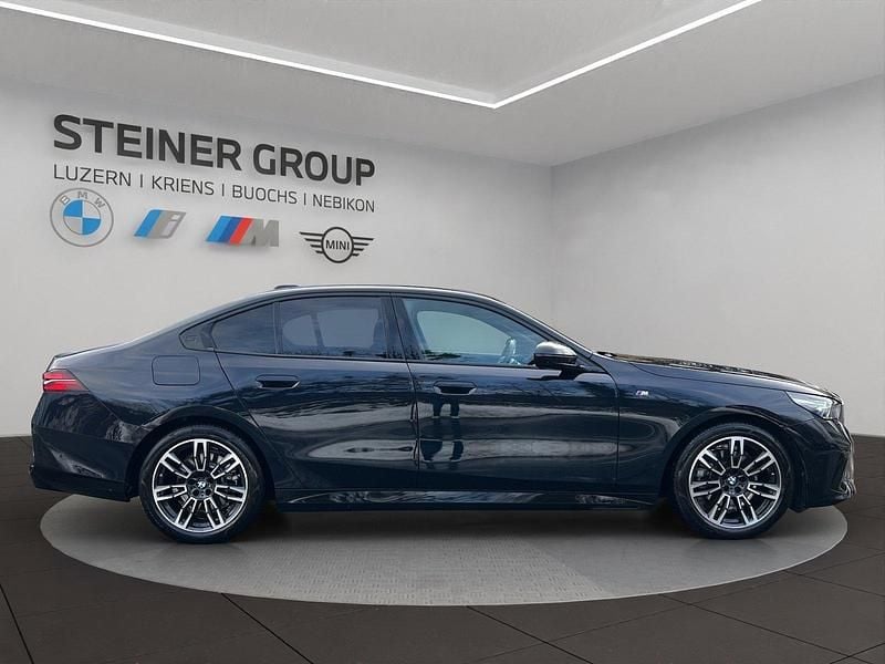 Gebraucht BMW 520 M Sport 197 PS (144 kW) 2025 Schwarz Limousine