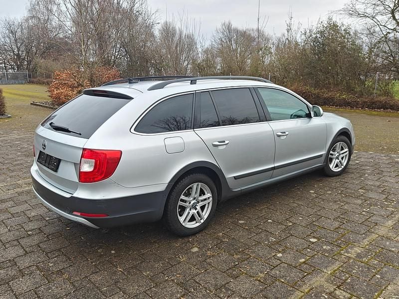 Gebraucht Skoda Superb Elegance 170 PS (125 kW) 2014 Kombi