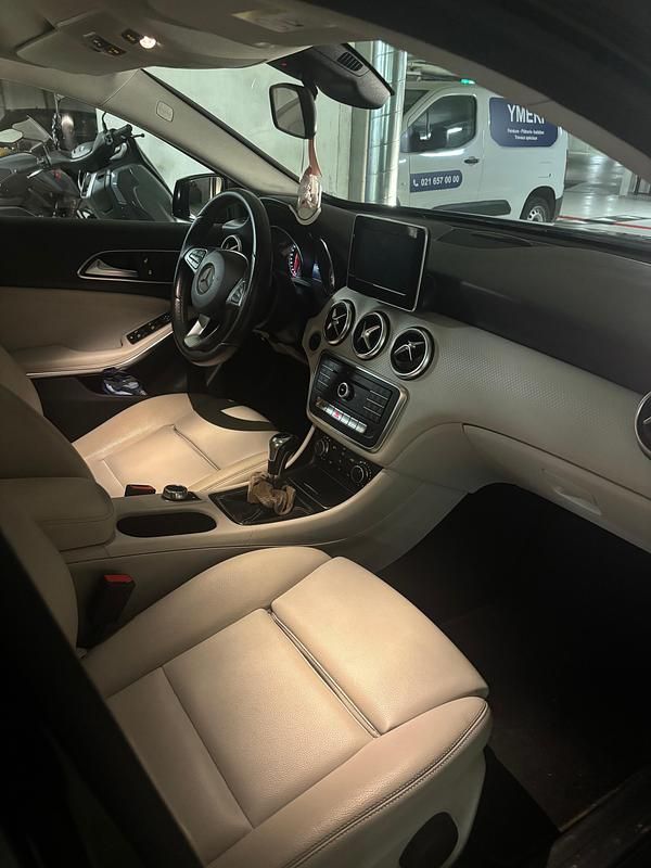 Gebraucht Mercedes A180 AMG line 122 PS (89 kW) 2016