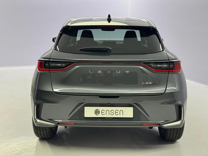 Gebraucht Lexus LBX E-FOUR 136 PS (100 kW) 2024 Grau SUV