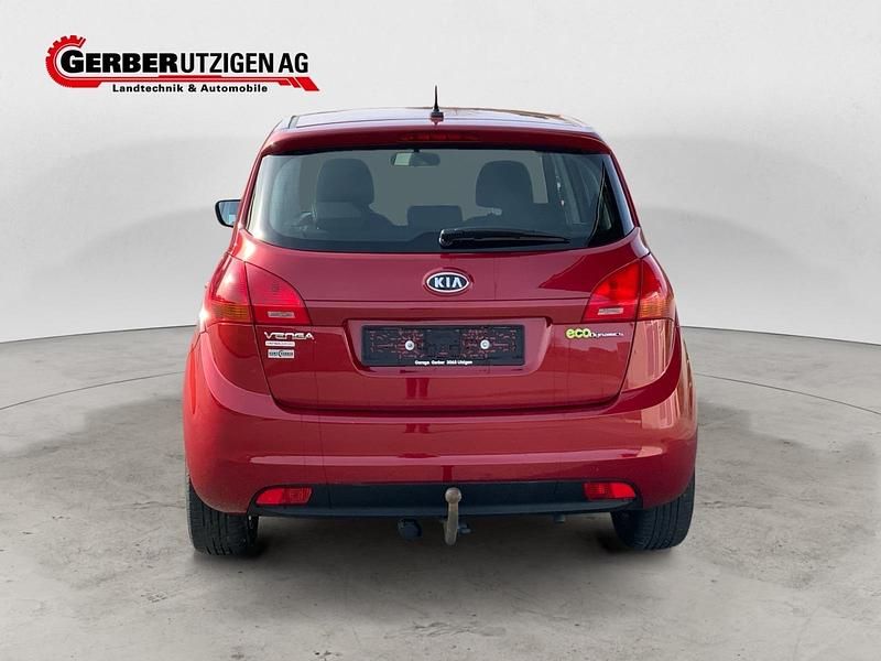 Gebraucht Kia Venga 125 PS (91 kW) 2012 Rot Kleinwagen