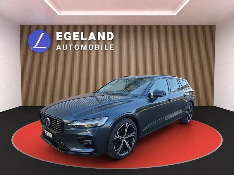 Blau Gebraucht 2025 Volvo V60 Plus Kombi | CHF 38’850 (Fairer Preis) - Bild 1/4