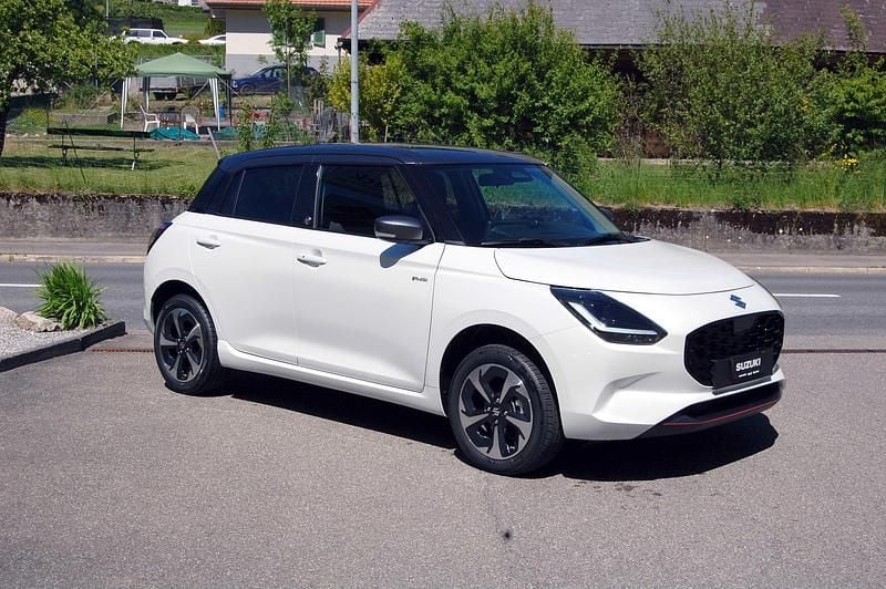 Gebraucht Suzuki Swift 82 PS (60 kW) 2024 Weiss Kleinwagen