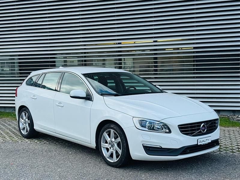 Gebraucht 2014 Volvo V60 Momentum Kombi | CHF 6’990 (Fairer Preis) - Bild 1/4