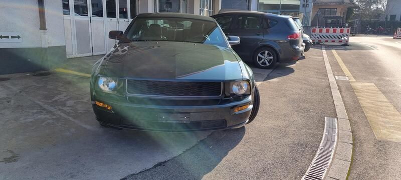 Gebraucht Ford Mustang Premium 320 PS (235 kW) 2009 Grün Coupé