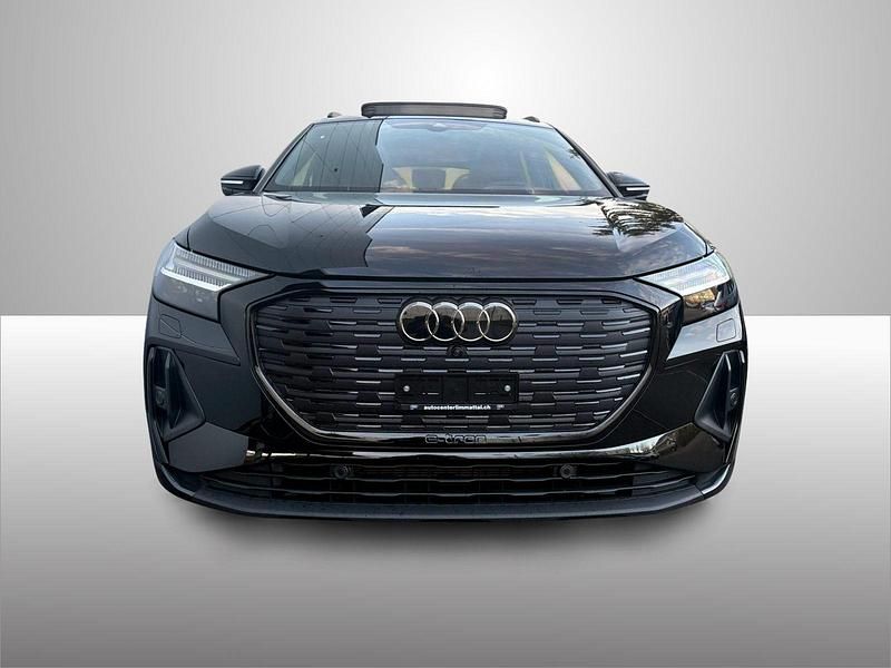 Neu Audi Q4 e-tron Ambiente 210 kW (286 PS) 2025 Schwarz SUV