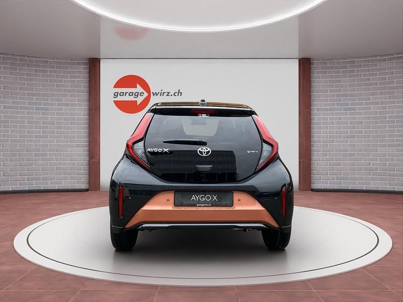 Neu Toyota Aygo X Style 116 PS (85 kW) 2026 Bronze SUV