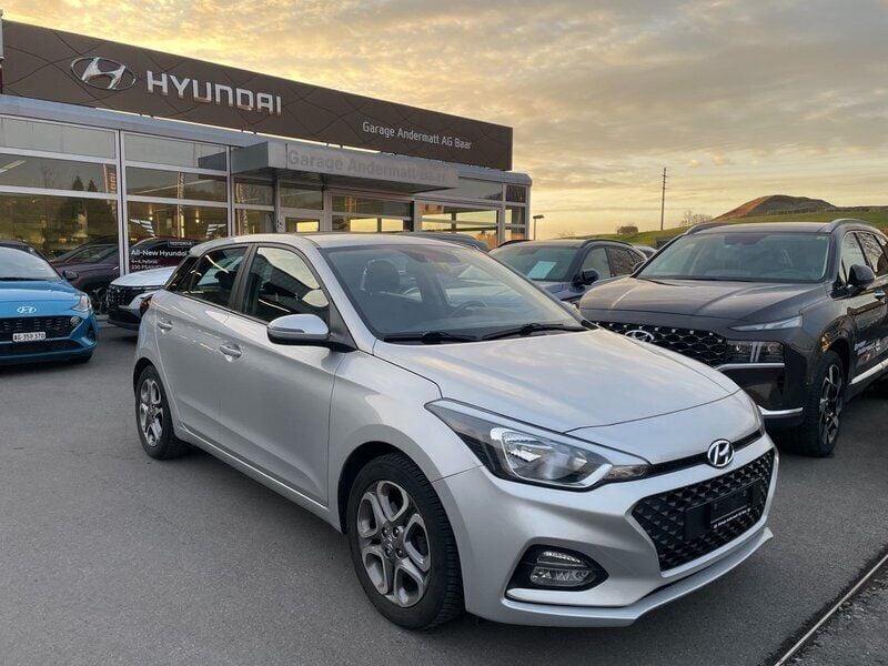 Silber Gebraucht 2018 Hyundai i20 Kleinwagen | CHF 15’900 (Teuer) - Bild 1/4