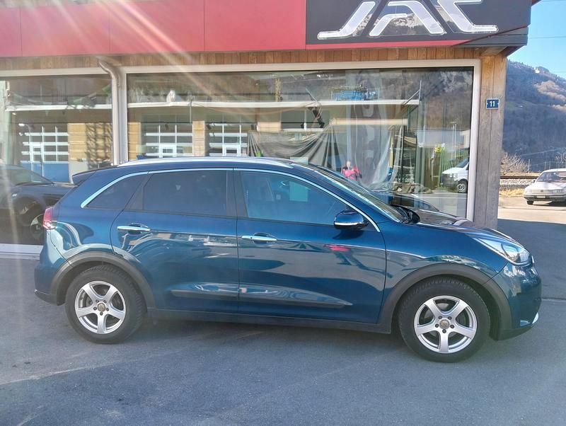 Gebraucht Kia Niro Style 141 PS (103 kW) 2016 SUV