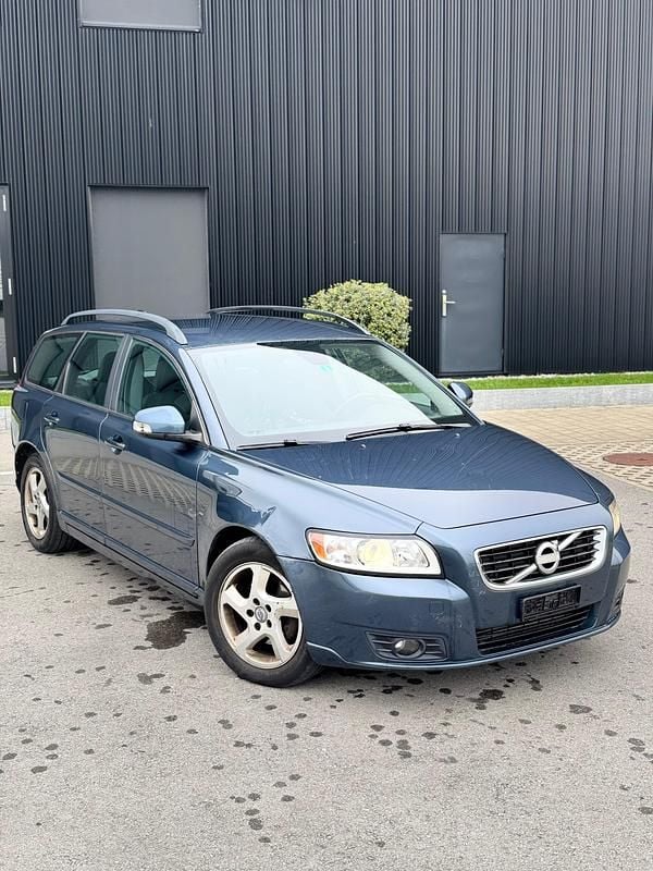 Gebraucht 2010 Volvo V50 R-Design Kombi | CHF 3’850 (Fairer Preis) - Bild 1/4