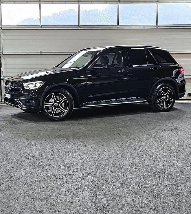 Gebraucht Mercedes GLC200 AMG line 197 PS (144 kW) 2019 SUV
