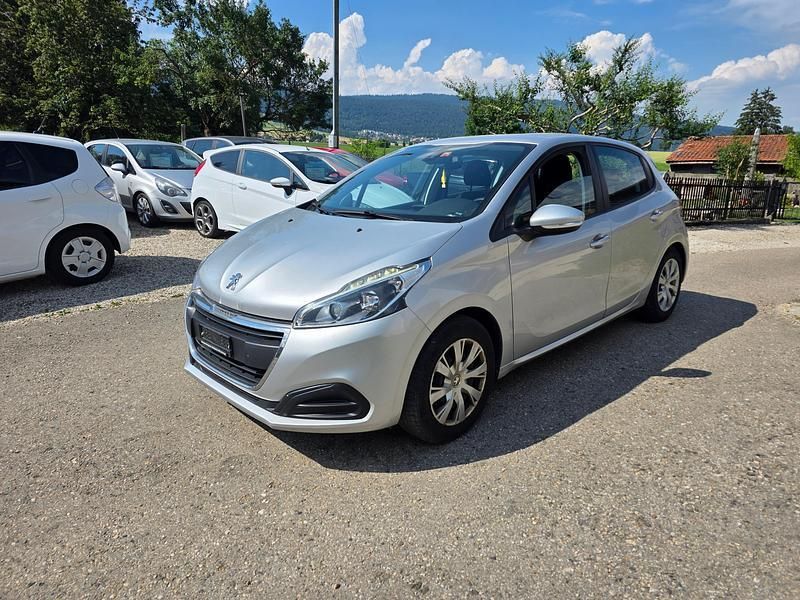Gebraucht Peugeot 208 Active 99 PS (72 kW) 2016 Kleinwagen