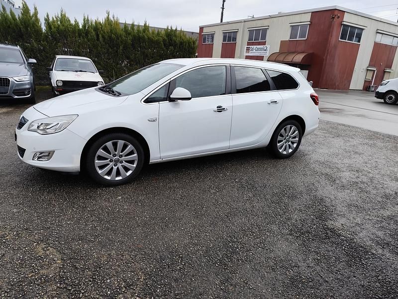 Gebraucht Opel Astra Sport 180 PS (132 kW) 2011