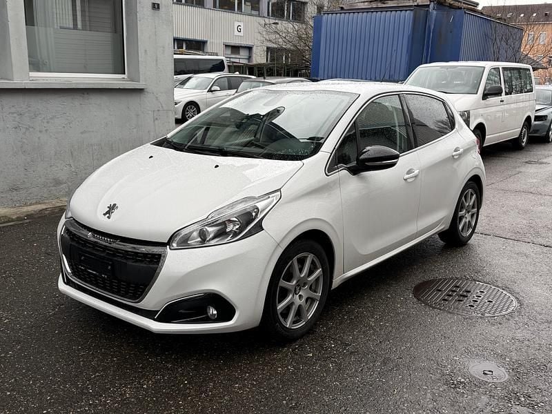 Gebraucht Peugeot 208 Allure 165 PS (121 kW) 2016 Kleinwagen