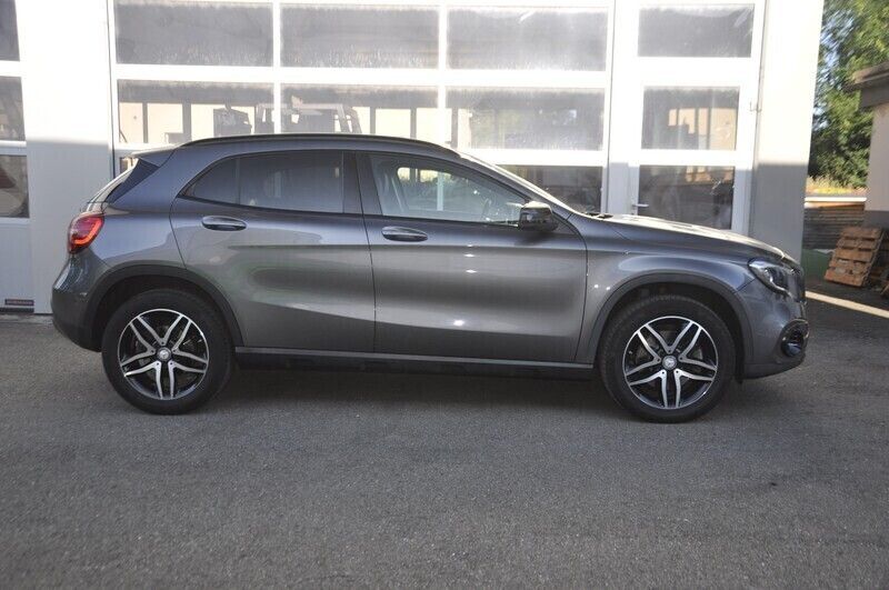 Gebraucht Mercedes GLA250 Urban 211 PS (155 kW) 2019 SUV