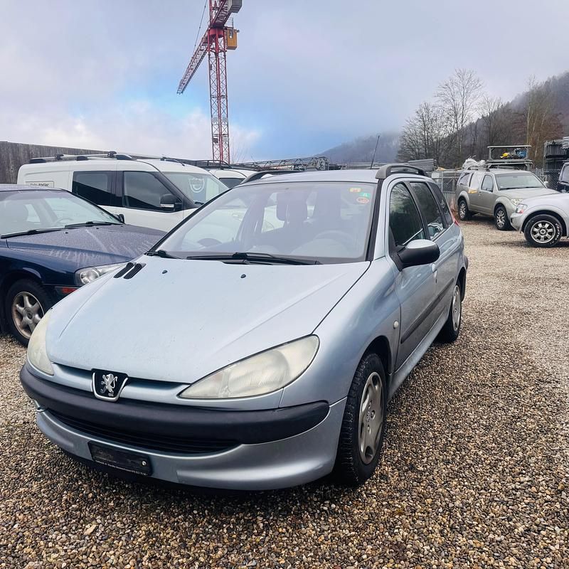 Gebraucht 2003 Peugeot 206 Kombi | CHF 500 - Bild 1/4
