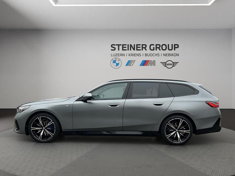 Neu BMW 540 M Sport 302 PS (222 kW) 2025 Grau Kombi